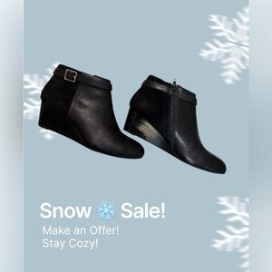 Chic Vionic Black Ankle Boots with Wedge Heel